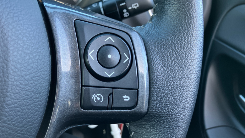 Toyota Yaris 1.5 VVT-i Y20 5dr CVT [Bi-tone] Petrol Hatchback